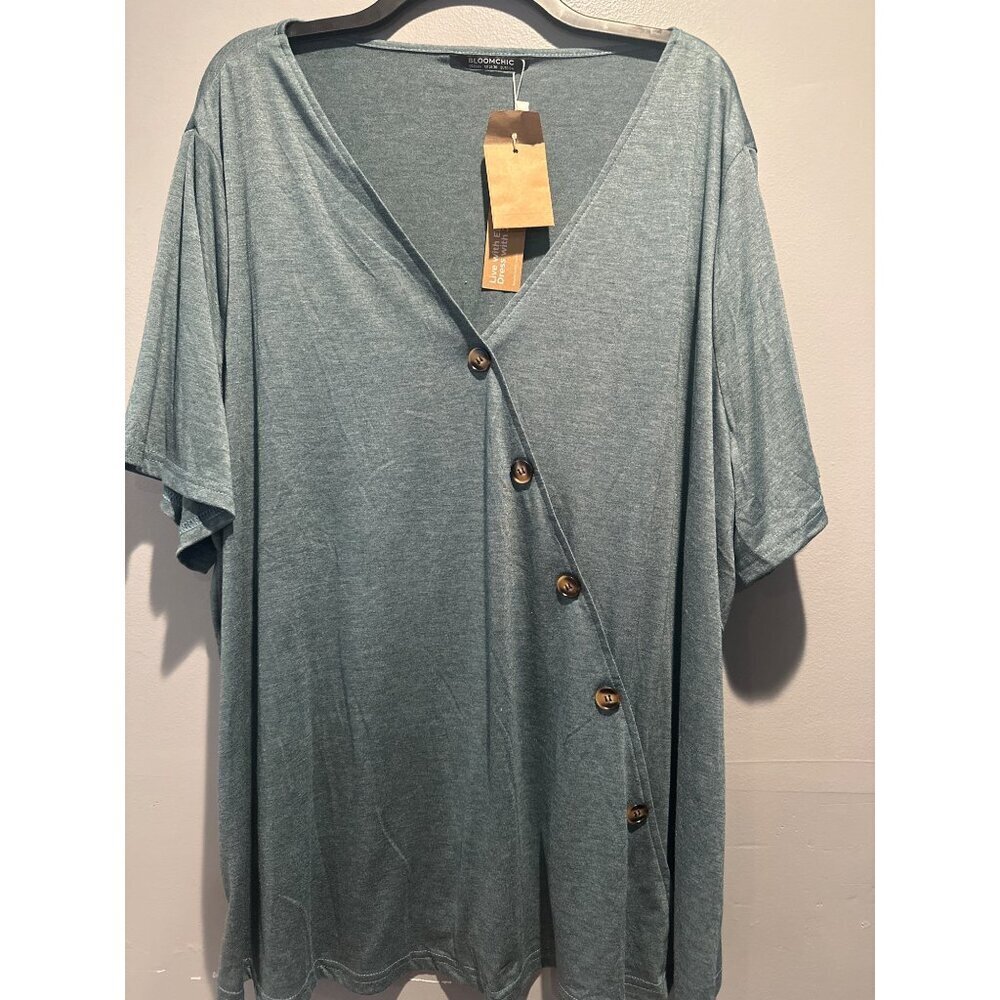 BloomChic Women’s Size 22-24 Blouse Flowy Elegant Plus Boho Chic Top NWT Comfy